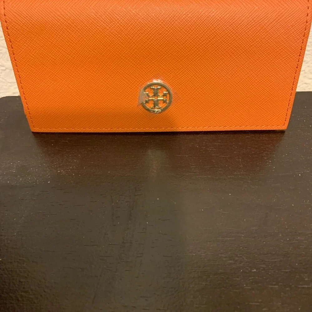 New Tory Burch Sunglasses.Case
